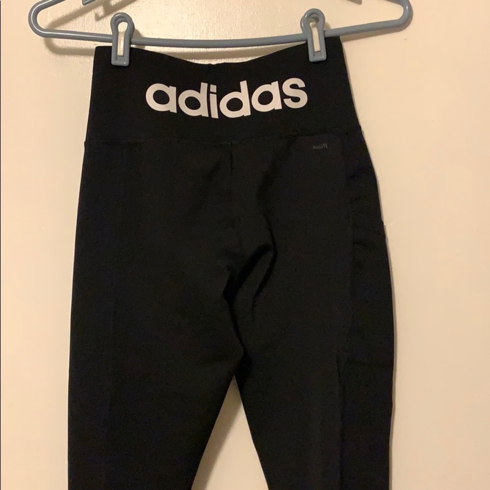 Size Small Adidas full length workout leggings!